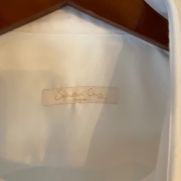 Sebastian Cruz Couture Men's White Button down Size XL 18 - Picture 2 of 8